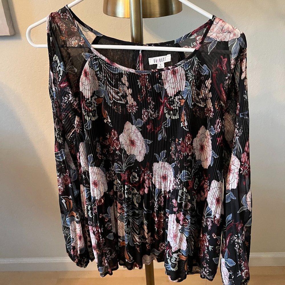 One Hart Open Shoulder Long Sleeve Keyhole Back Floral Blouse